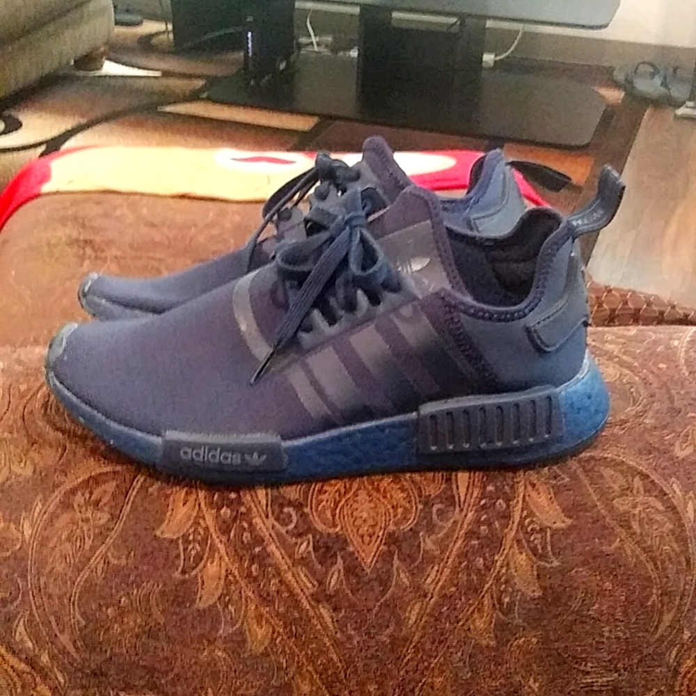 "SOLD" LADY adidas